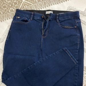 Curve appeal, 14W, Slim Leg, Stretchy, Jeans